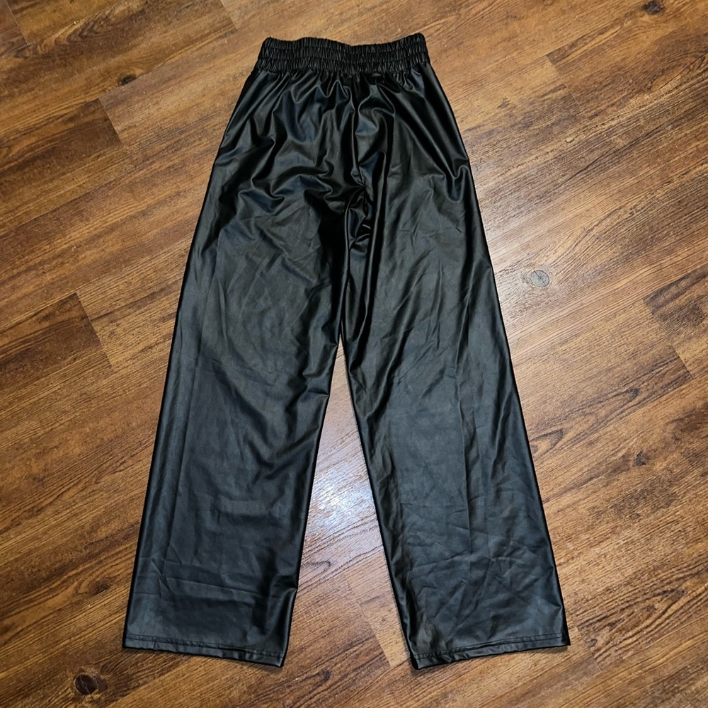 Offline By Aerie Real Luxe Black Faux Leather Chic Wide Leg Flare Pants Size XS - Picture 9 of 14